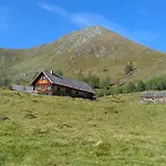 Karnerhof 아파트 *