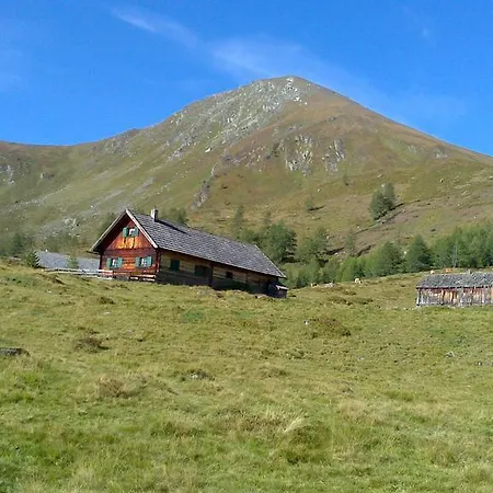 Karnerhof Lägenhet *